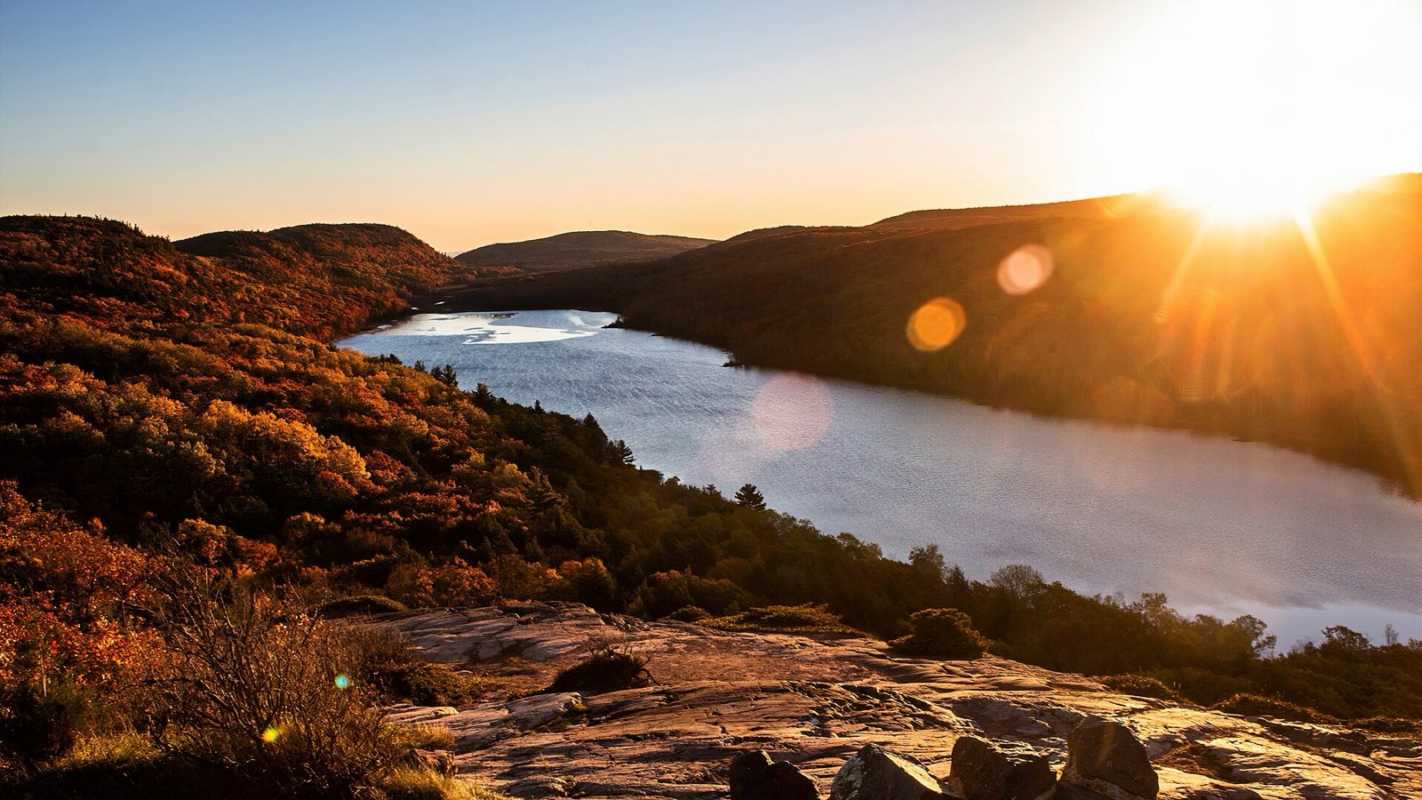 Fall color surrounding Lake of the Clouds in Michigan's Porcupine Mountains